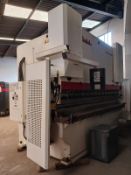 Hydraulic bending machine