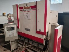 Hydraulic bending machine