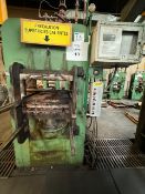 Molding press, capacity 165 tons.