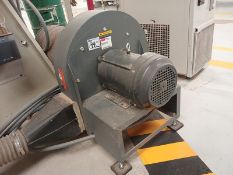 Centrifugal extractor