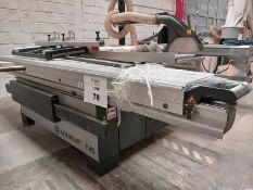 Slaiding table saw