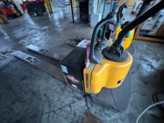 CATERPILLAR BATTERY POWERED PALLET JACK WITH BATTERY CHARGER