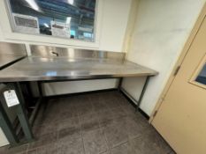 STAINLESS STEEL LAB TABLE
