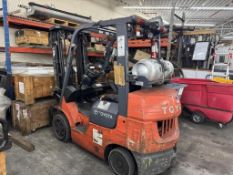 TOYOTA 4500 LB FORKLIFT MODEL 7FGCU25 WITH SIDE SHIFT