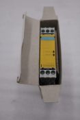 Brand New SIEMENS safety relay 3TK2830-1CB30