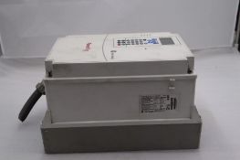 Allen Bradley 20AD011C3AYNAEG0 Powerflex 70 Drive VFD MFG. 2015 FRN: 5.001