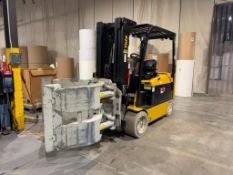 2022 12000 LB YALE ELECTRICL ROLL CLAMP TRUCK WITH CASCADE CLAMP MODEL ERC120VHN48TE094 WITH BATTERY