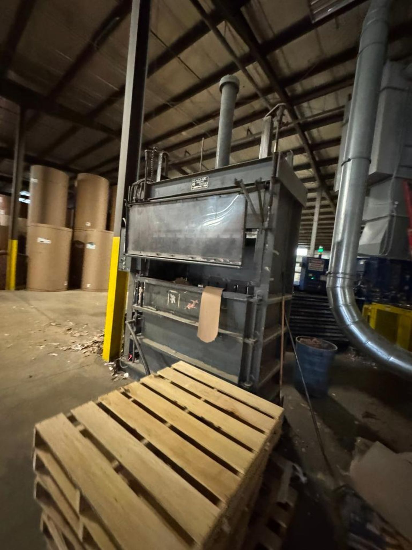 NICHOLS BALING PRESSES VERTICAL BALER