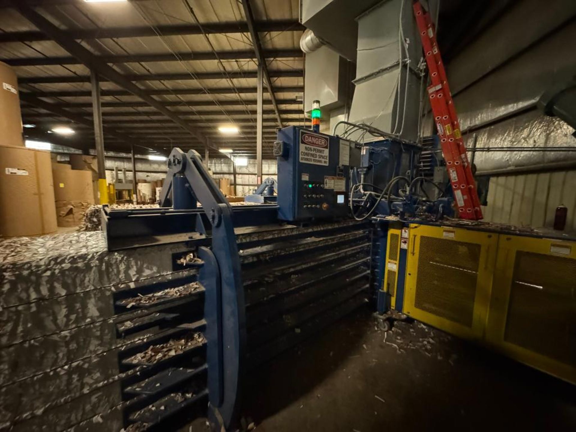 40 HP (TWIN 20 HP MOTORS) AMERICAN HORIZONTAL AUTOTIE BALER MODEL PAC40297T20 - Image 2 of 12
