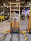 ROL-LIFT STACKER ELECTRIC MOBILE LIFT