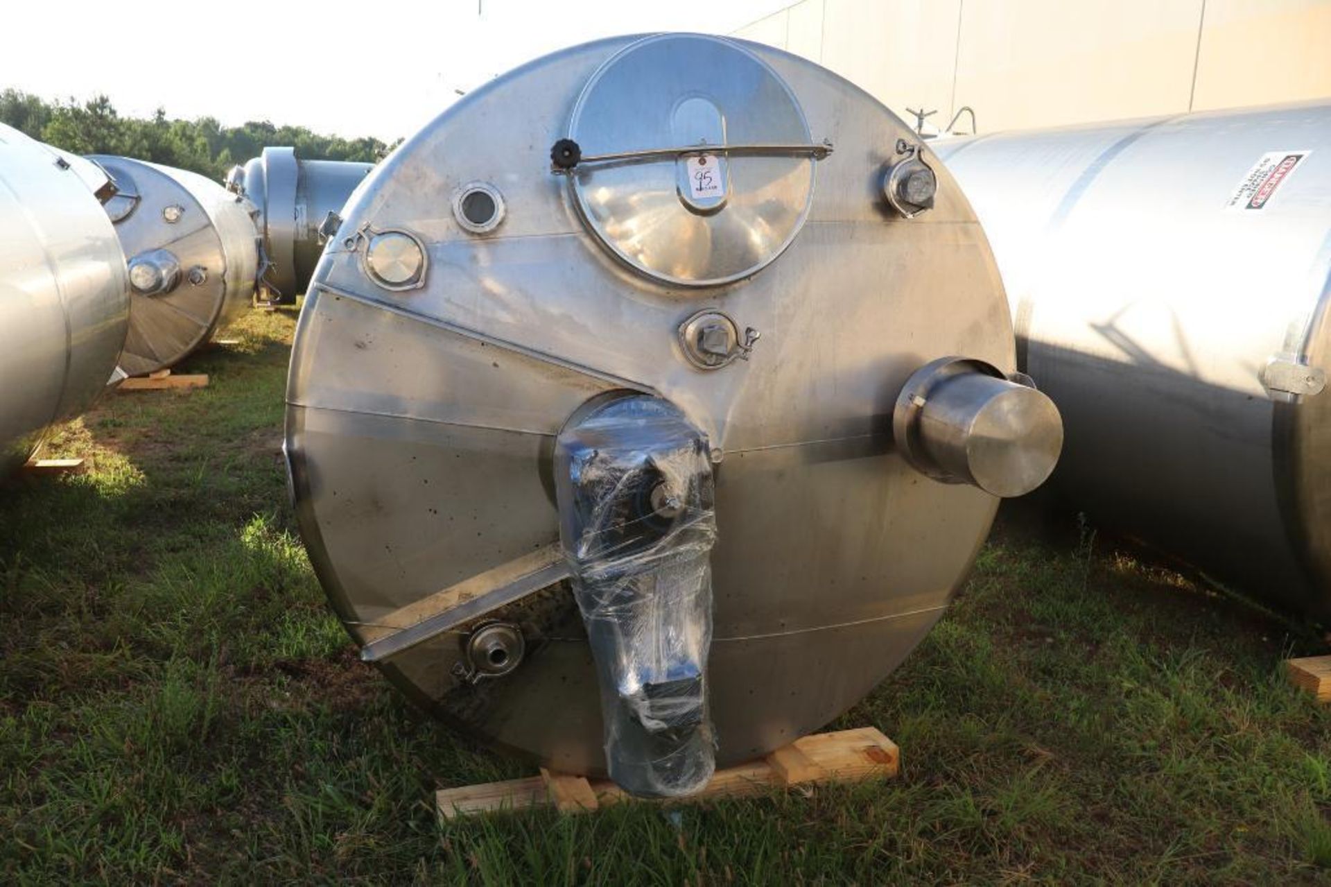 Regev approx. 2,800 Gallon 316 Stainless Steel Tank