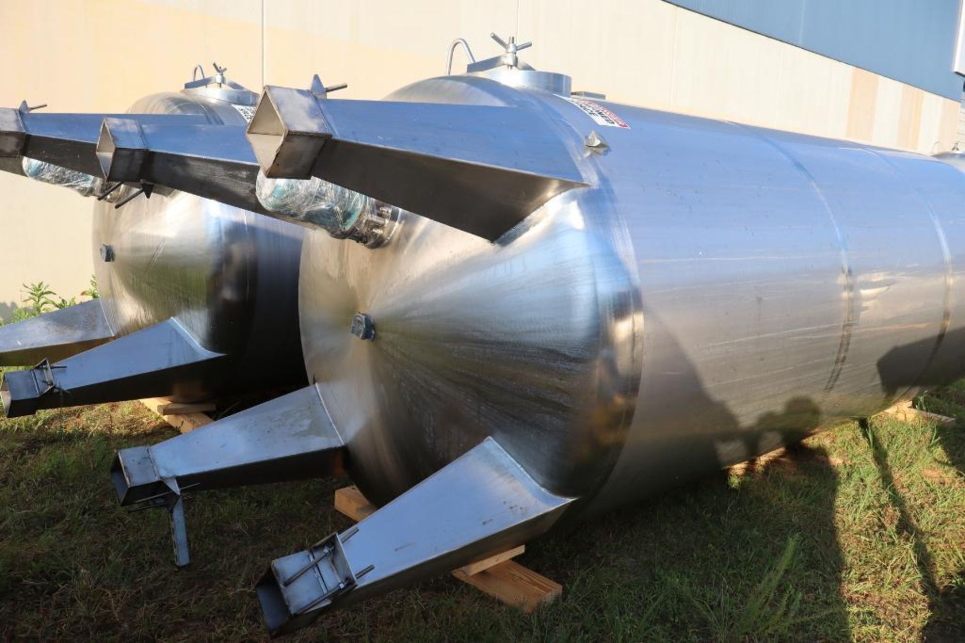 Regev approx. 2,800 Gallon 316 Stainless Steel Tank - Image 2 of 7