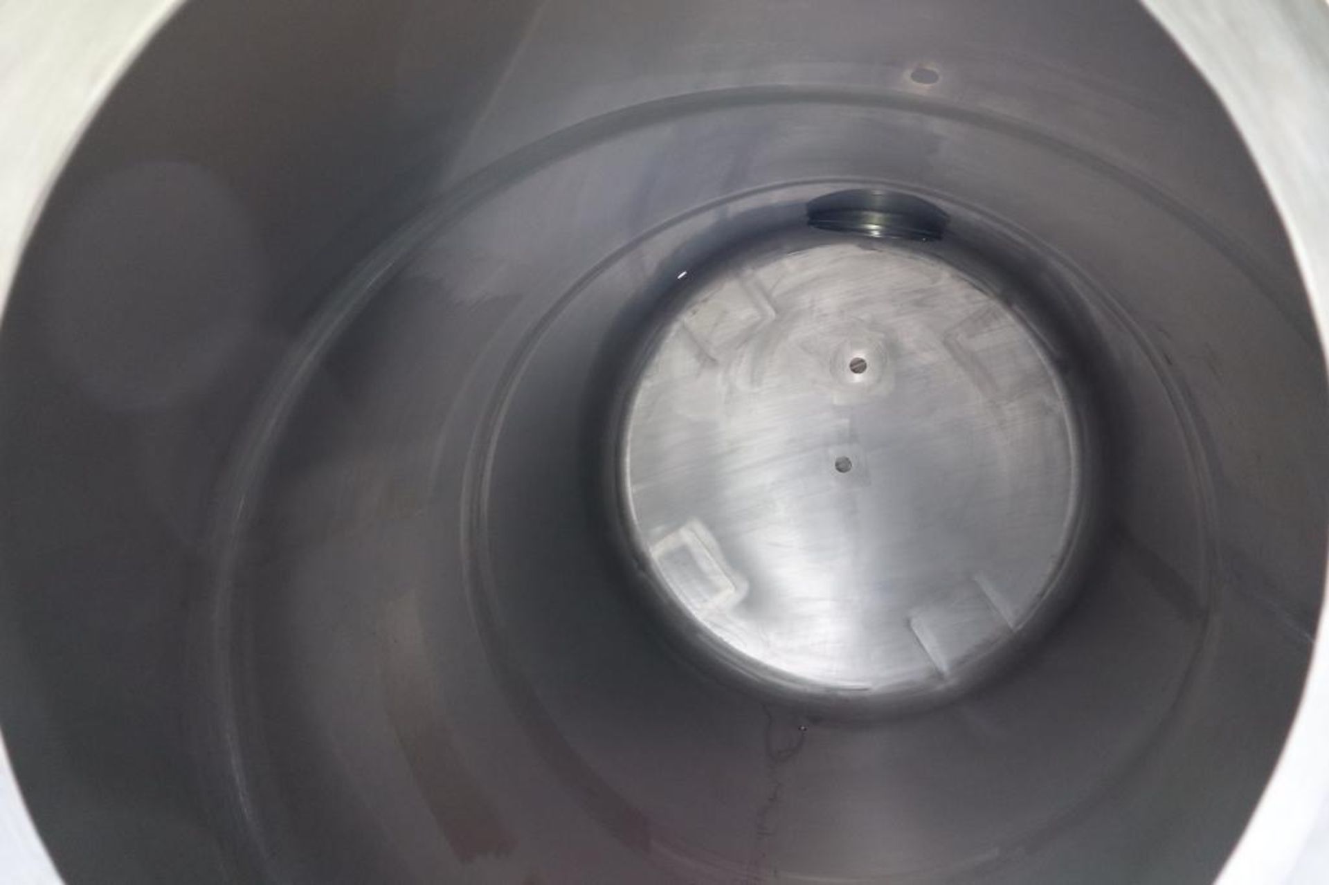 Regev approx. 6000-gallon 316 Stainless Steel Tank 8'Dia x 16'H, Dual Agitator Dish Bottom - Image 2 of 2