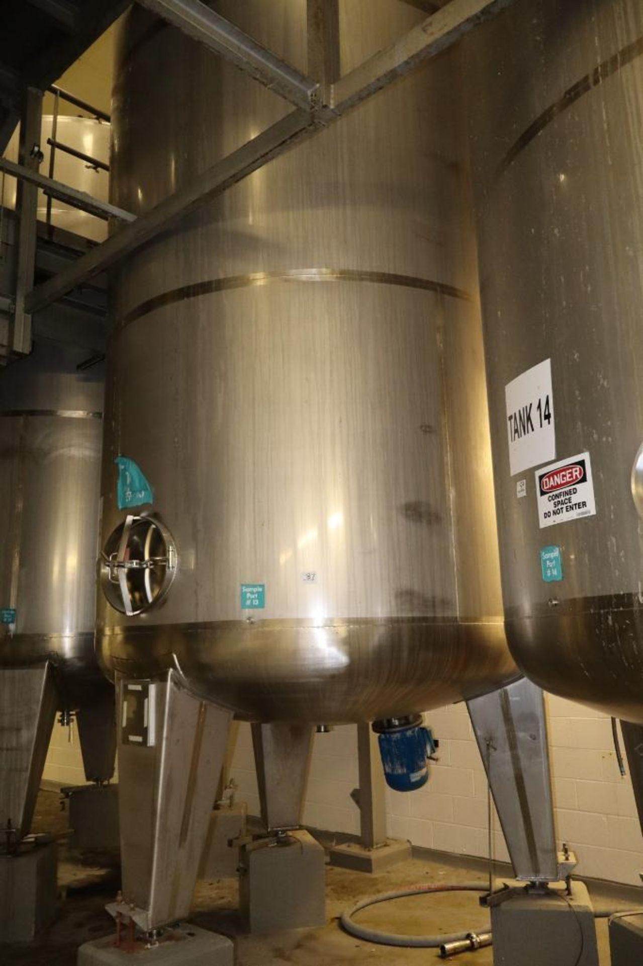 Regev approx. 6000-gallon 316 Stainless Steel Tank - Image 2 of 5
