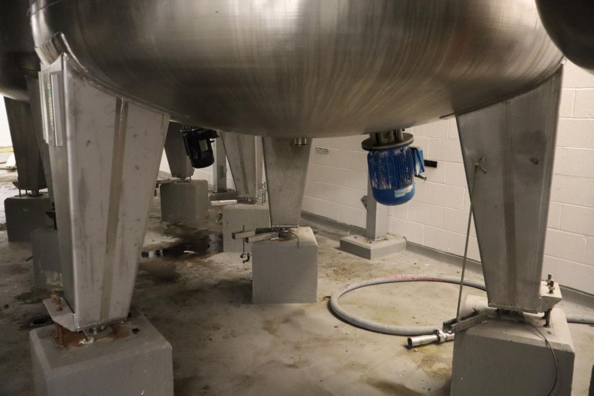 Regev approx. 6000-gallon 316 Stainless Steel Tank - Image 3 of 5