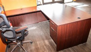 Desk W/ Return