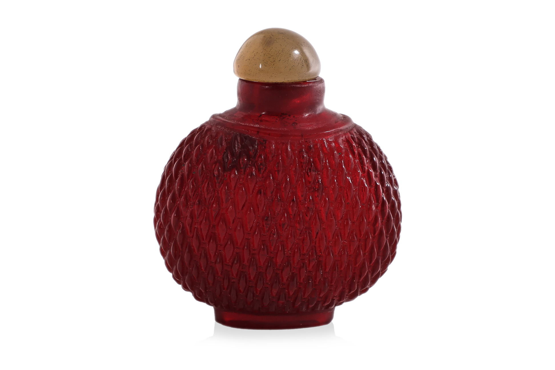 A RUBY RED GLASS BASKET WEAVE SNUFF BOTTLE