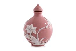 A WHITE OVERLAY BUTTERFLY AND OPAQUE PINK GLASS SNUFF BOTTLE