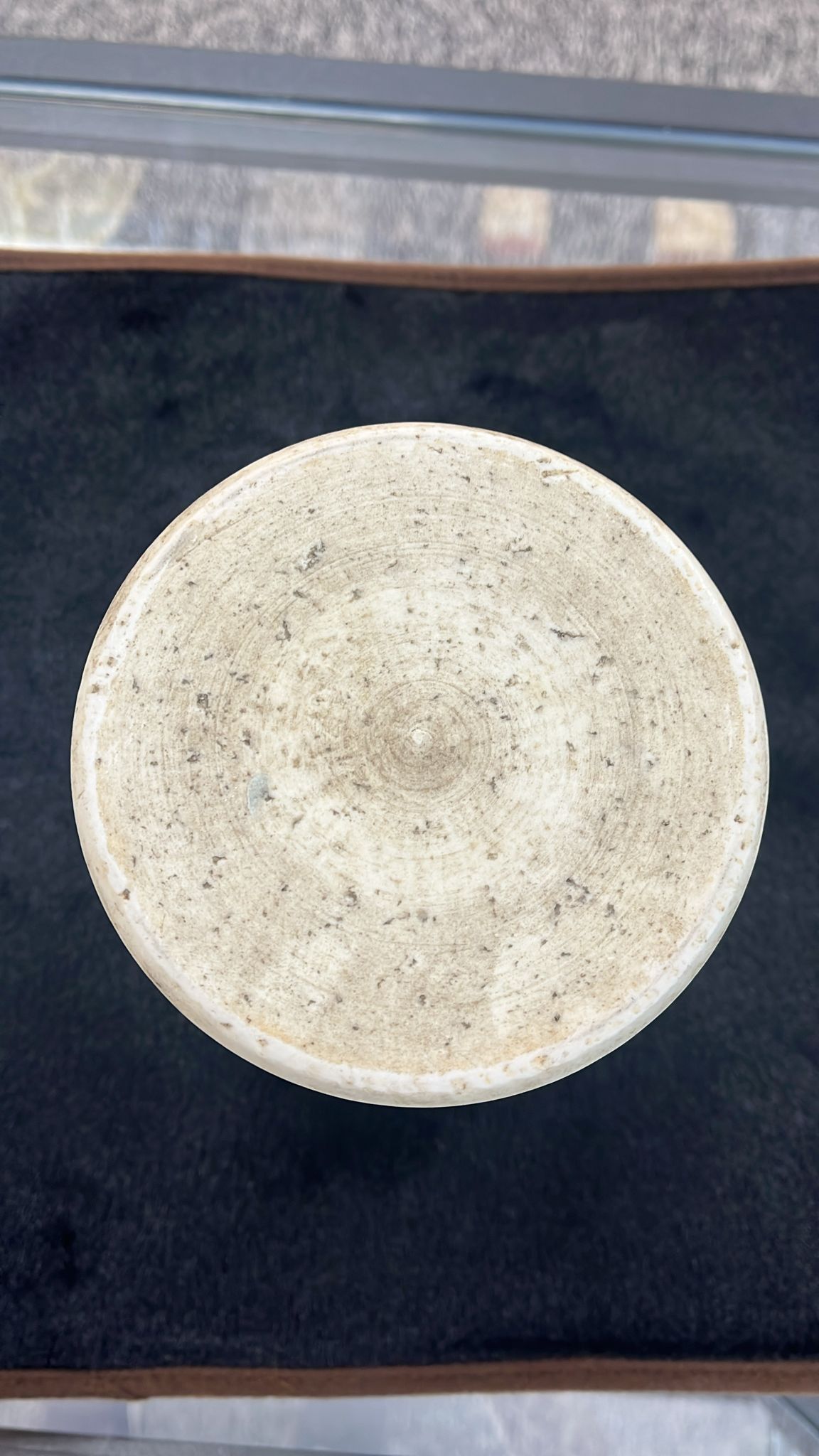 A BLUE AND WHITE PORCELAIN BRUSHPOT - Image 4 of 8