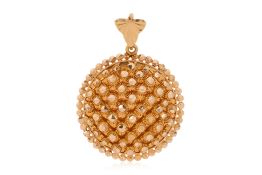 A YELLOW GOLD PENDANT BY POH HENG