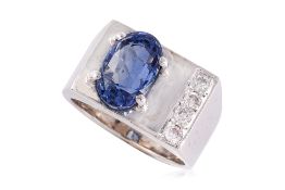 AN UNHEATED SRI LANKAN BLUE SAPPHIRE AND DIAMOND RING