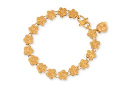 A HIGH KARAT GOLD 'FLOWER' BRACELET