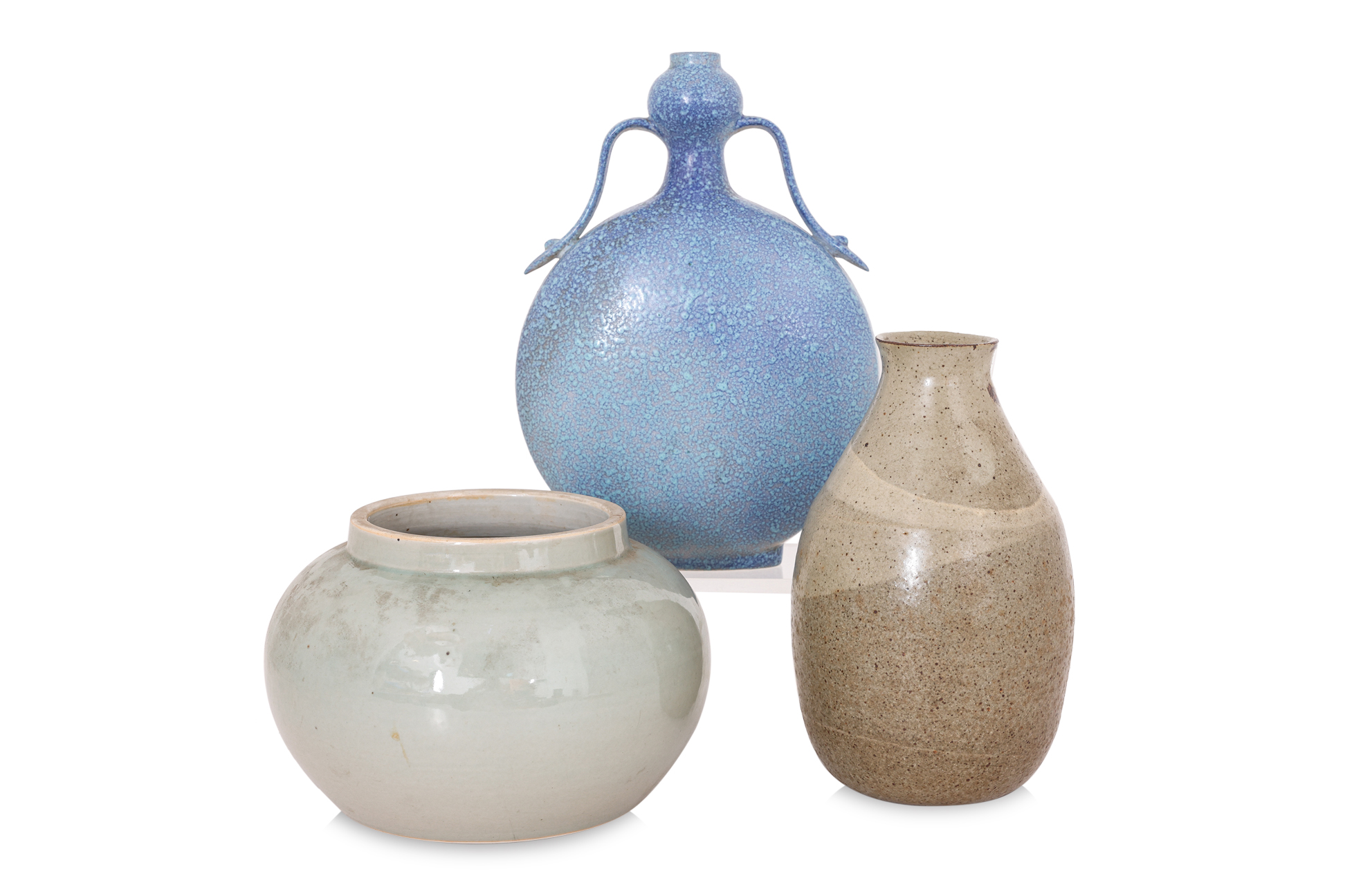 A GROUP OF THREE ASSORTED WARES