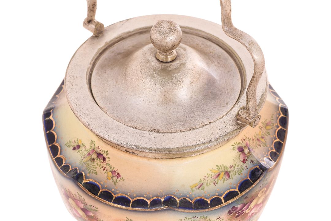 AN EDWARDIAN CARLTON WARE BISCUIT BARREL - Image 3 of 3