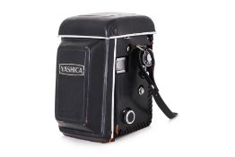 A YASHICA 636 MEDIUM FORMAT CAMERA