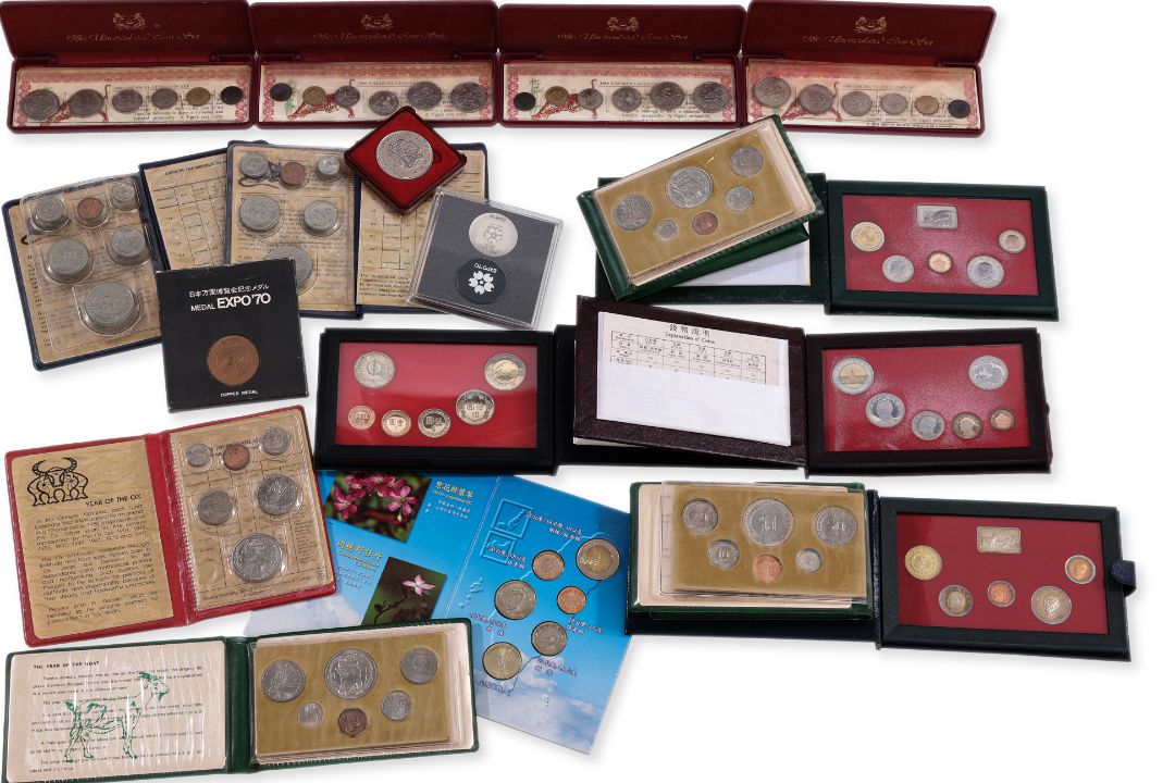 TAIWAN AND SINGAPORE PROOF AND UNCIRCULATED COIN SETS - Image 1 of 4