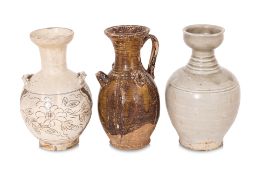 A GROUP OF THREE ASSORTED WARES