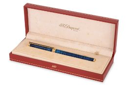 A DUPONT LAQUE DE CHINE 'OCEAN BLUE' FOUNTAIN PEN
