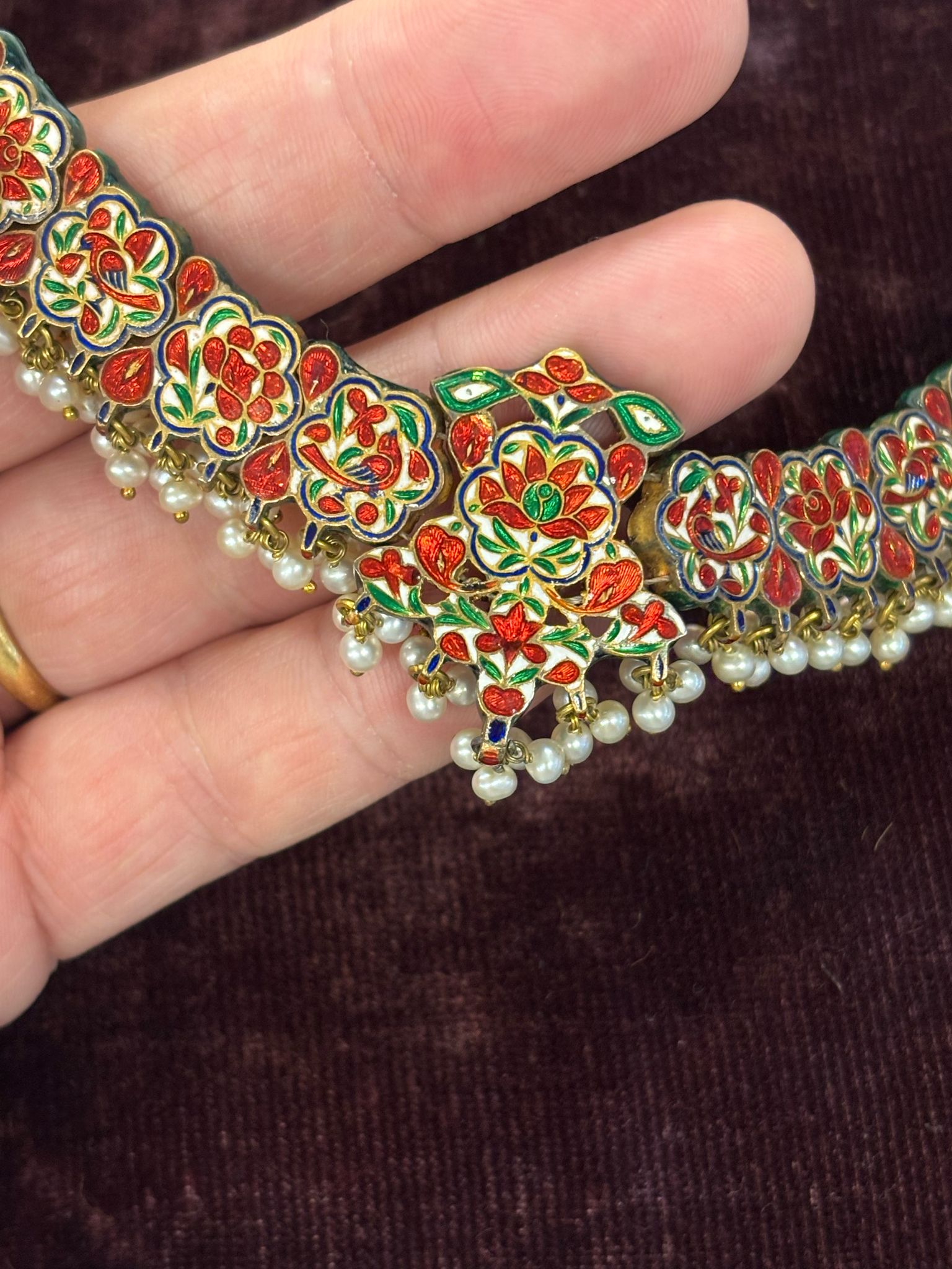 AN ANTIQUE INDIAN DIAMOND AND PEARL NECKLACE - Image 9 of 10