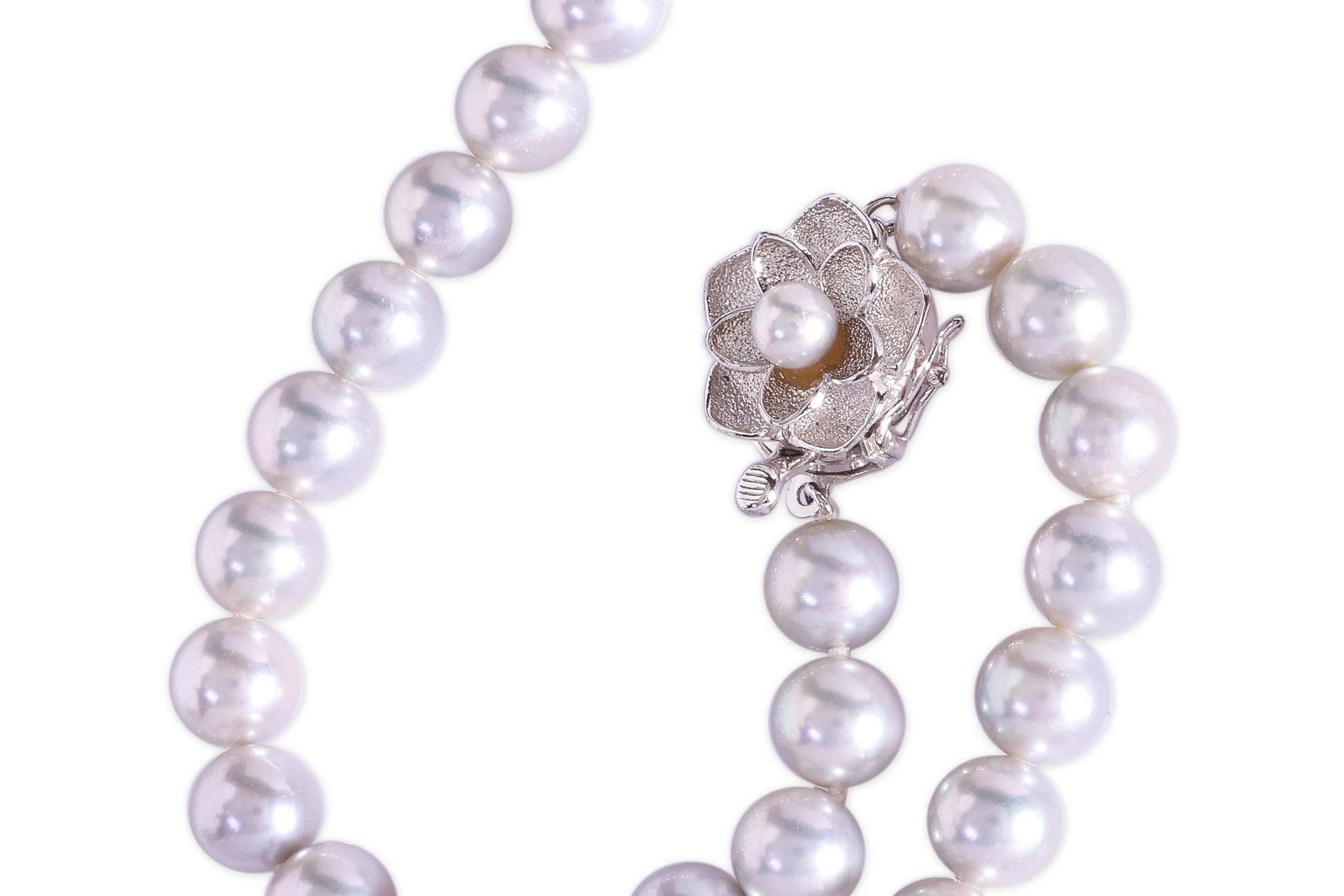 AN AKOYA CULTURED PEARL NECKLACE - Image 3 of 4