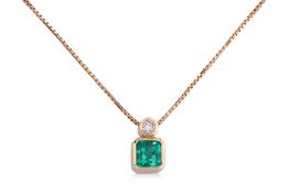 AN EMERALD AND DIAMOND NECKLACE