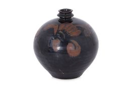 A HENAN BLACK-GLAZED JAR WITH RUSSET DECORATION