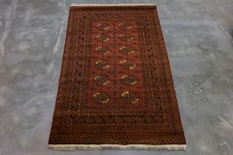 A PERSIAN KARAMAT WOOL RUG (192 x 109cm)