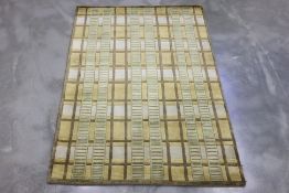 A CONTEMPORARY GABBEH WOOL RUG (168 x 111 cm)