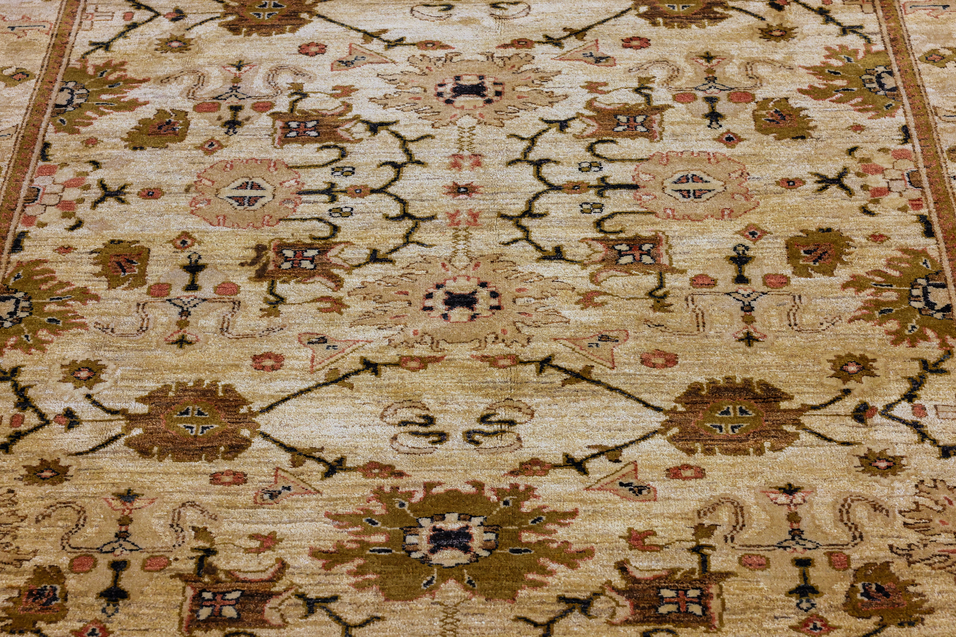 A KERMAN WOOL RUG (205 x 176cm) - Image 2 of 3