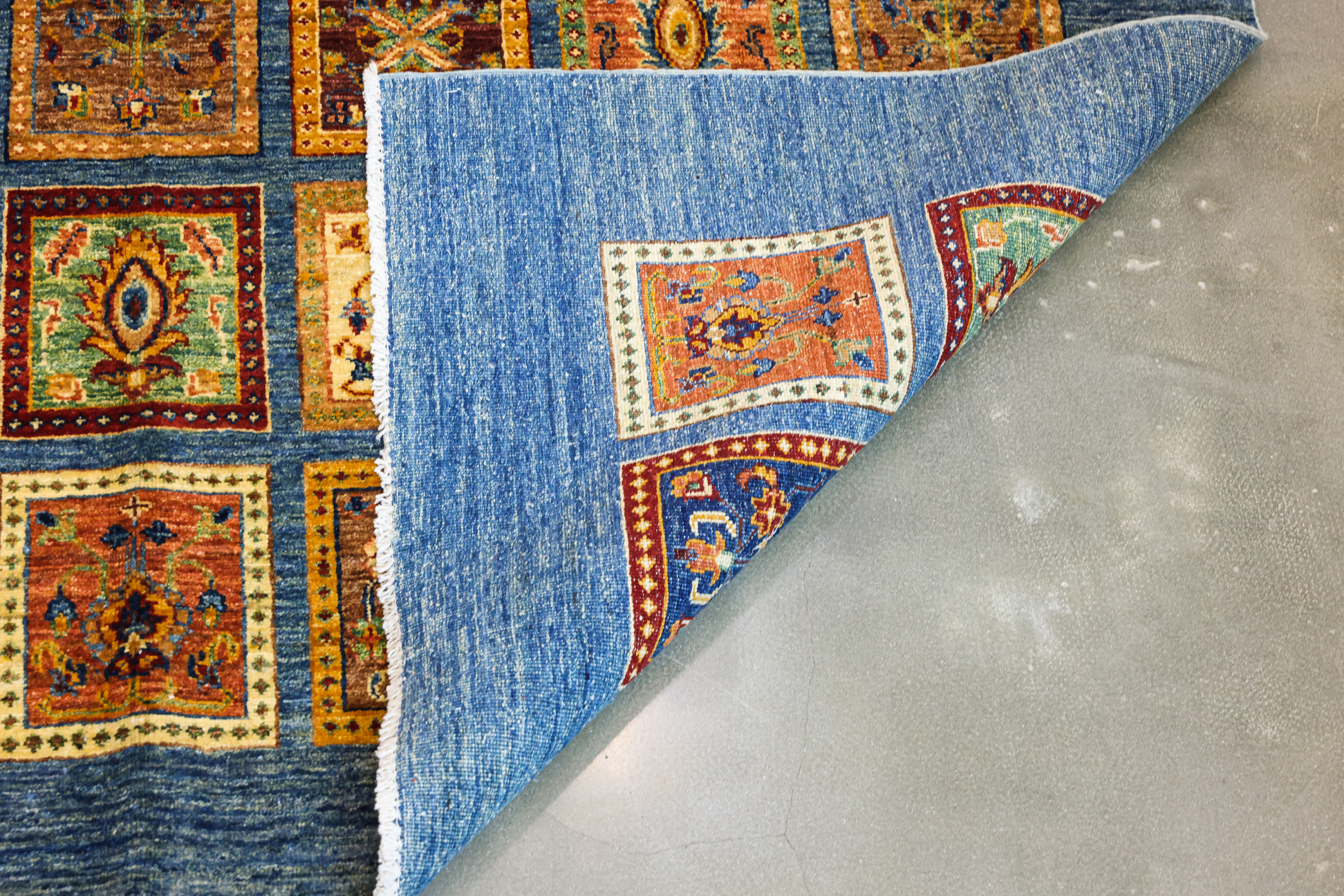 A BAKHTIAR PANELED WOOL CARPET (300 x 240cm) - Image 3 of 3