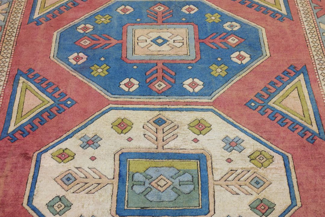 AN ANTIQUE TURKISH WOOL CARPET (315 x 222cm) - Image 2 of 3