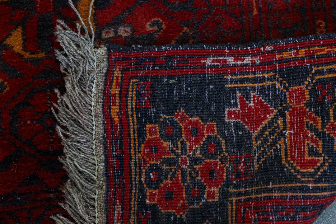 AN ANTIQUE PERSIAN WOOL RUG (193 x 110CM) - Image 3 of 3