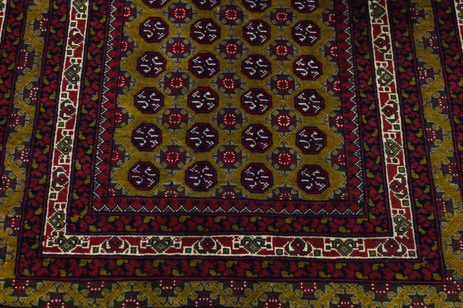A KHAWAJA ROSHNI BOKHARA WOOL RUG (150 x 116 cm) - Image 2 of 3