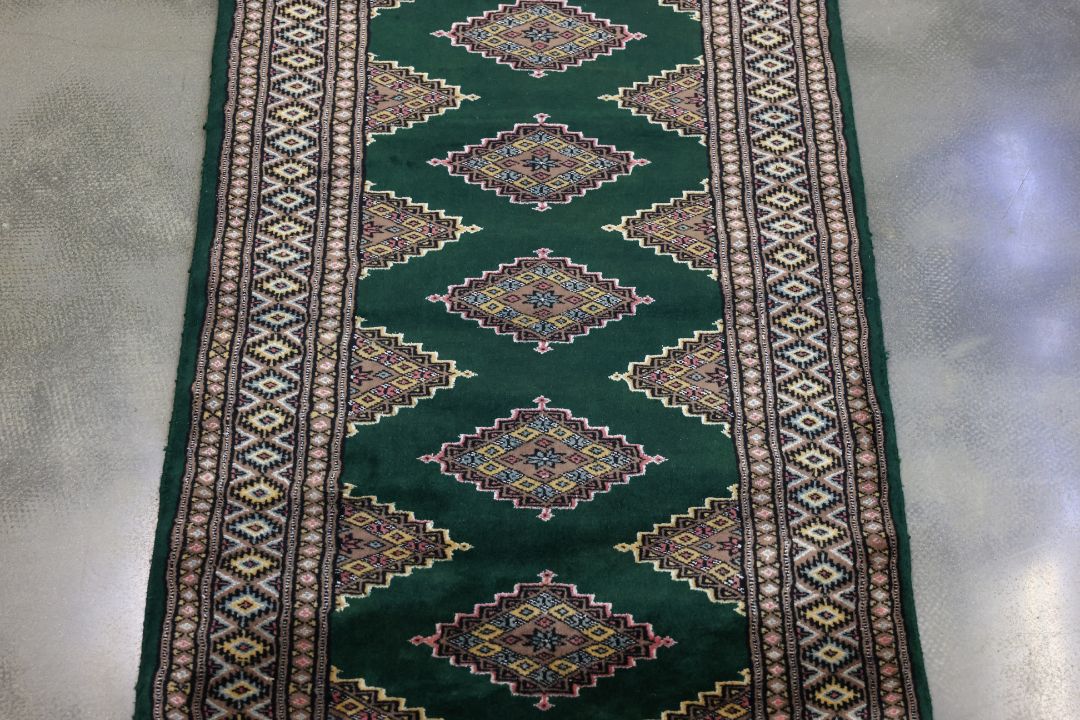 A KASHMIRI SAROUK WOOL RUNNER (242 x 75cm) - Image 2 of 3