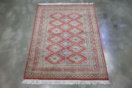A KASHMIRI SILK AND WOOL RUG ( 175 x 125cm)