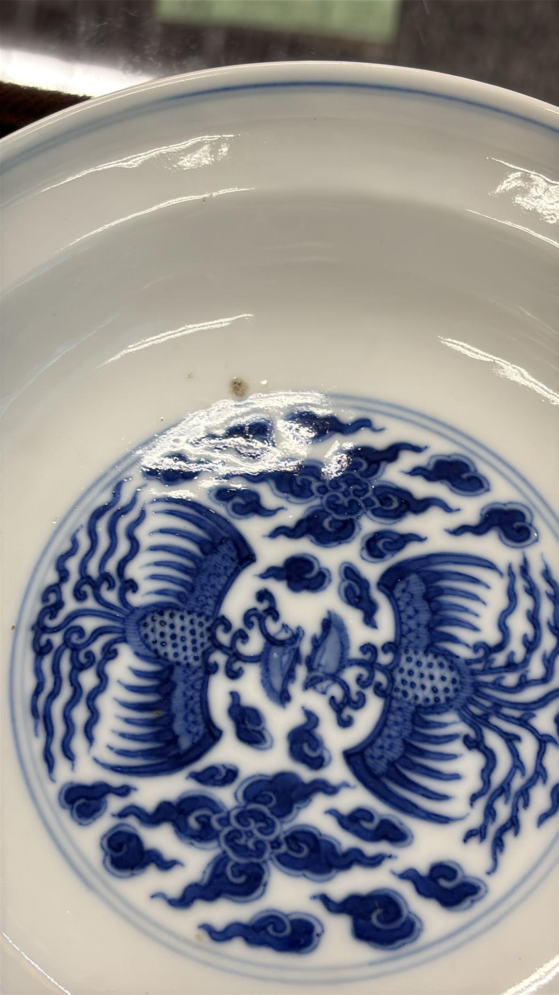 A PAIR OF BLUE AND WHITE PORCELAIN PHOENIX BOWLS AND COVERS - Image 8 of 13