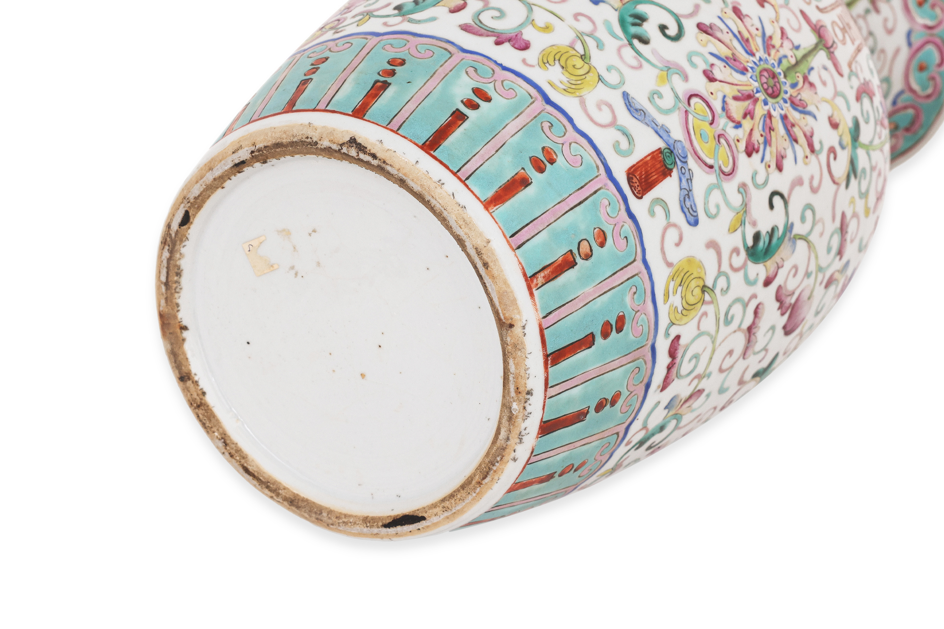 A LARGE FAMILLE ROSE PORCELAIN VASE - Image 4 of 10