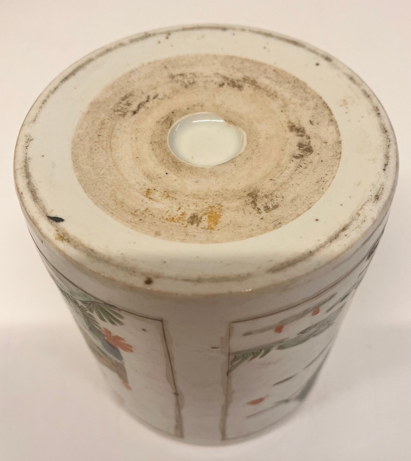 A FAMILLE VERTE BRUSH POT - Image 4 of 10