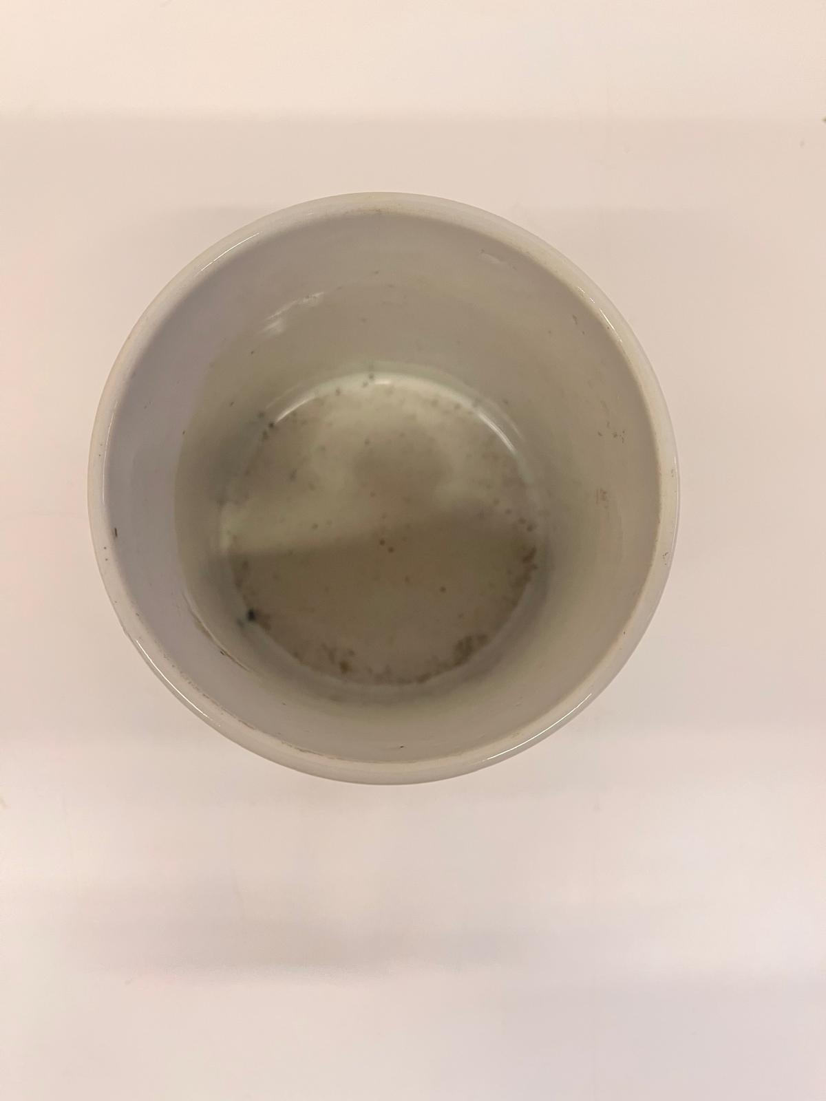 A FAMILLE VERTE BRUSH POT - Image 8 of 10