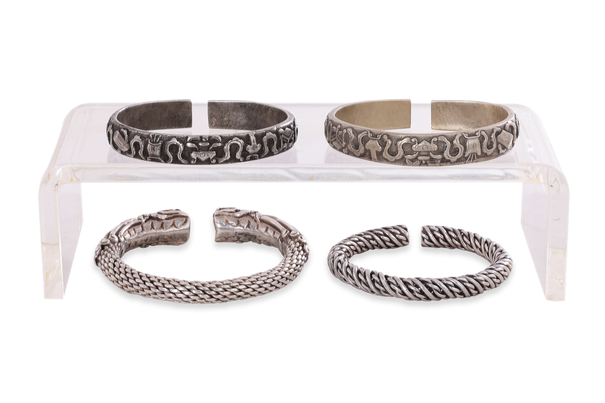 A GROUP OF FOUR CHINESE SILVER BANGLES - Image 2 of 3